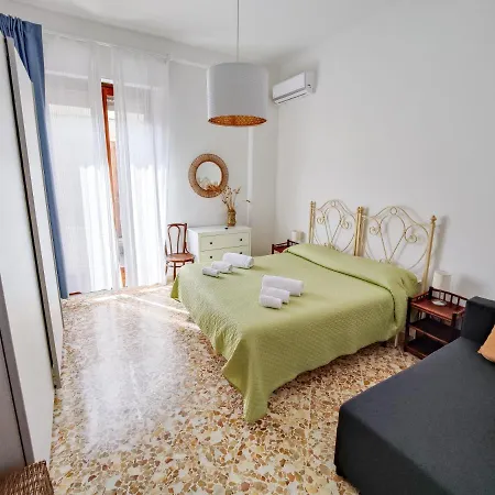 Fermata Cappuccini Gæstehus Acireale