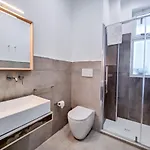Fermata Cappuccini 3*