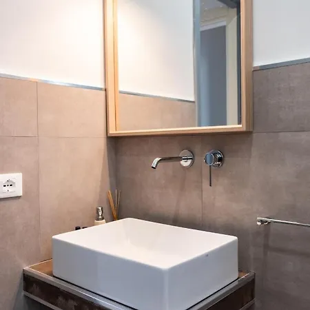 Fermata Cappuccini 3*